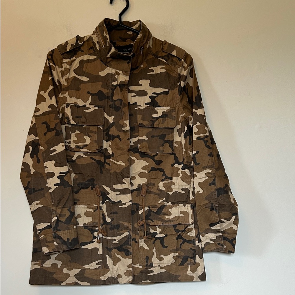 Love Tree brown camouflage jacket zip front tie waist snap pockets size small